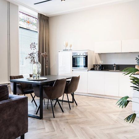 Xxl Loft With Bath Located Stadsvilla Tilburg Luaran gambar